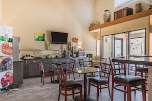 Petit déjeuner continental compris tous les jours