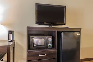 Suite, Multiple Beds, Non Smoking (2 Queen, 2 Person Sofa Bed)