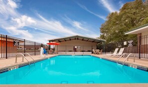 Outdoor pool, pool umbrellas, sun loungers