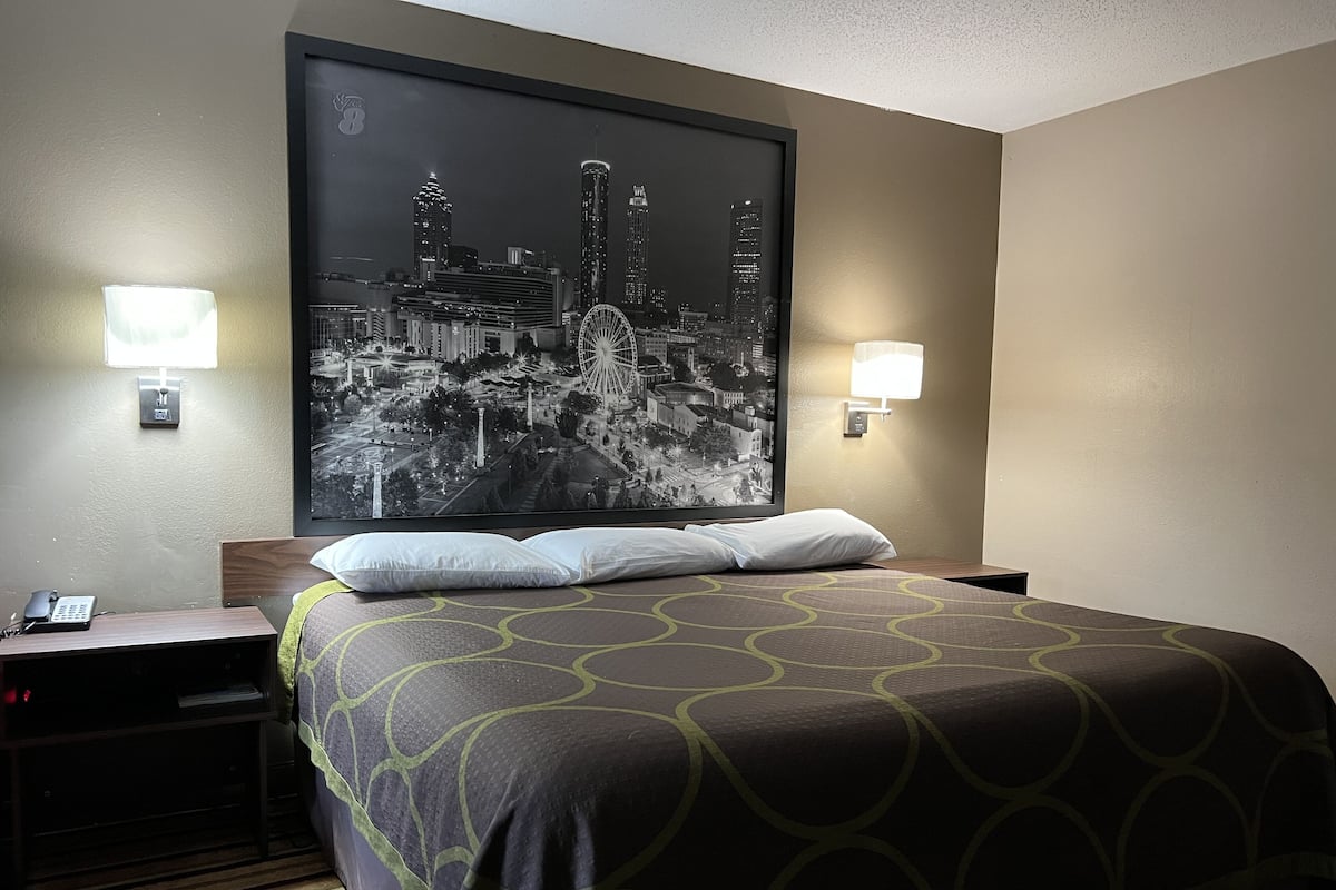 Frette Italian sheets, premium bedding, down duvets, Select Comfort beds