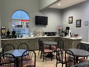 Free daily continental breakfast - Baymont by Wyndham New Braunfels TX (New Braunfels)