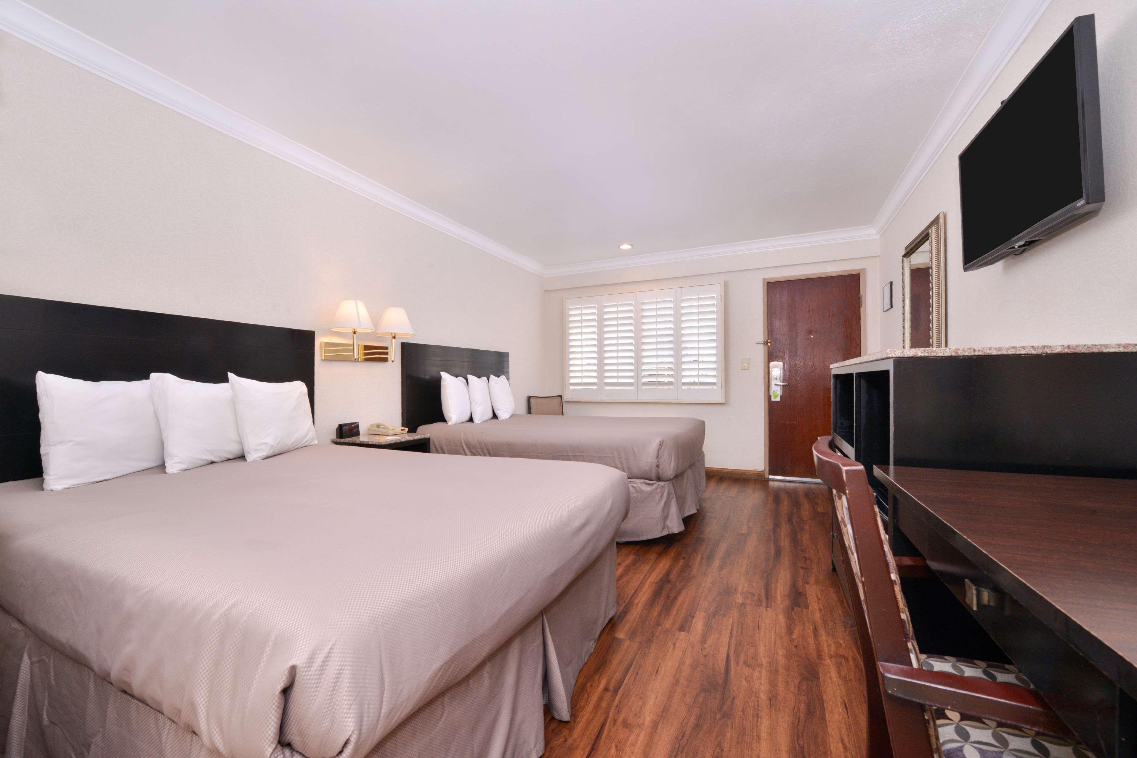 書桌、熨斗/熨衣板、免費無線上網、床單