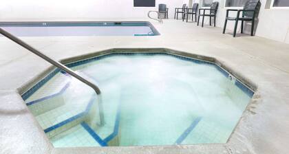 Super 8 by Wyndham Redmond