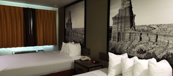 Super 8 by Wyndham Austin North/University Area