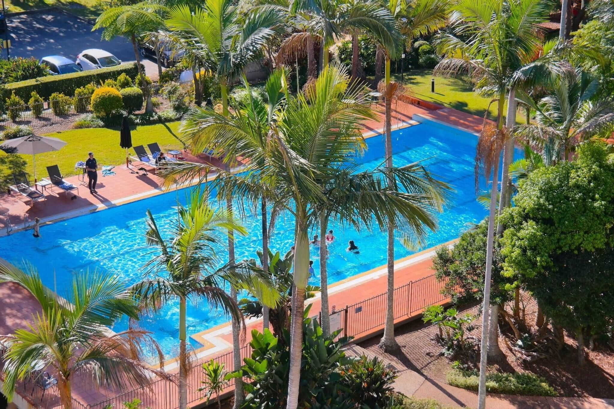 حمّام سباحة خارجي موسمي