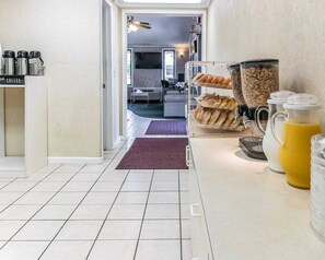 Desayuno para llevar gratuito y diario