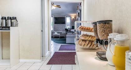 Rodeway Inn Madison Heights - Detroit