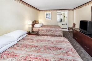 Desk, free WiFi, bed sheets - King's Inn (Michigan City)