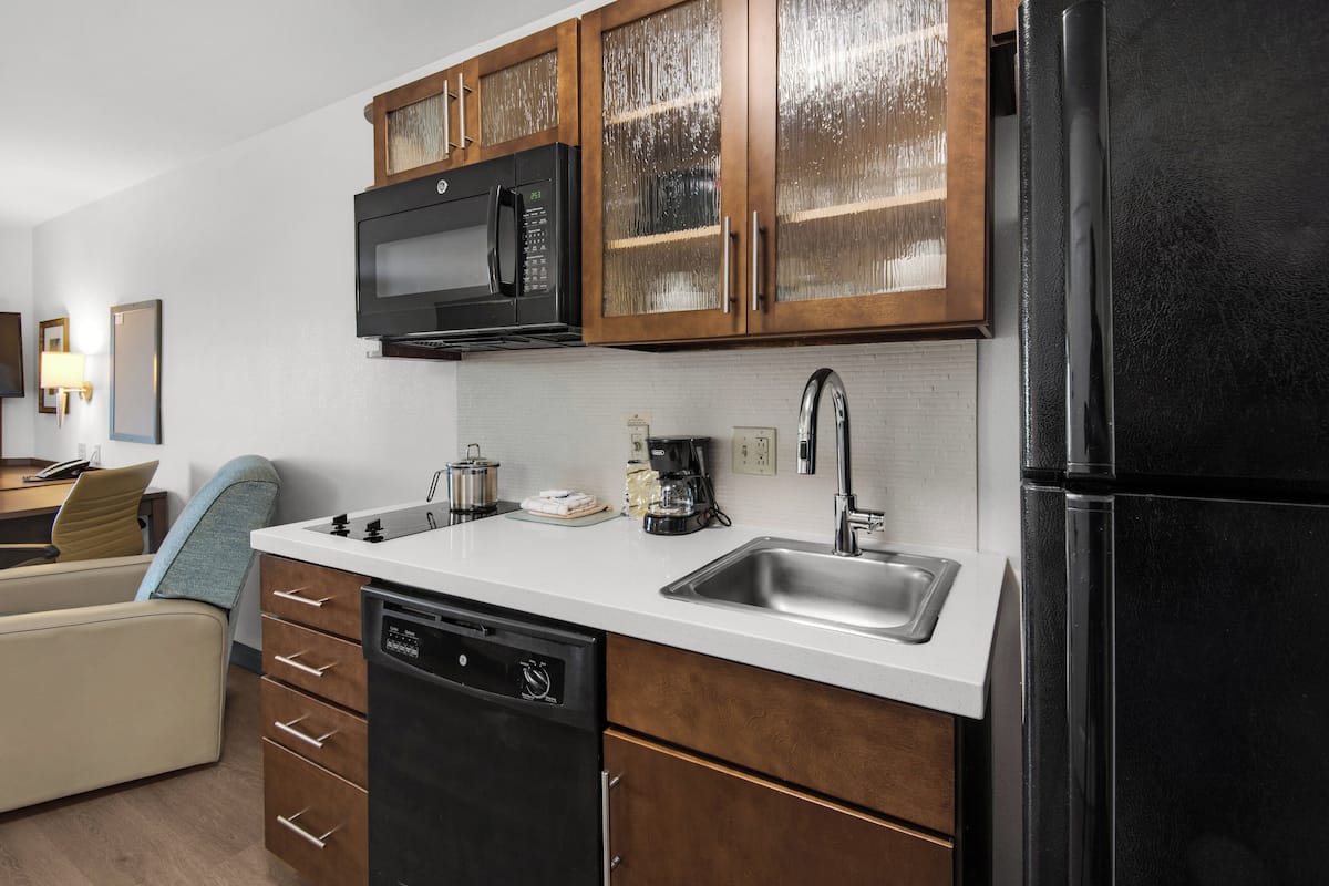 suite, 1 queen bed | 1 bedroom, desk, laptop workspace, iron/ironing board