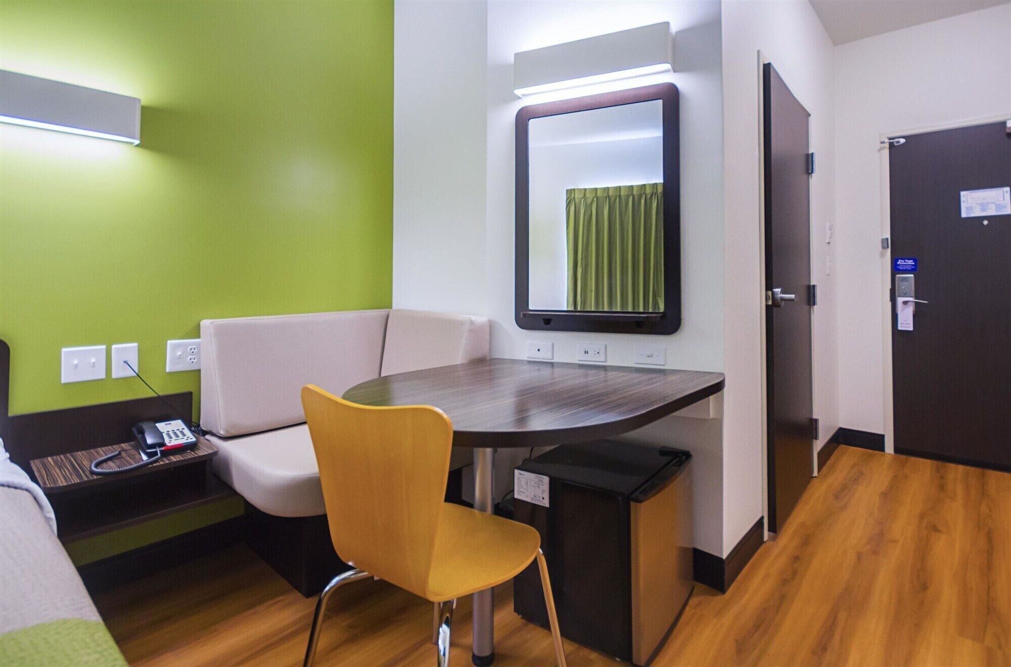 免费 WiFi、床单