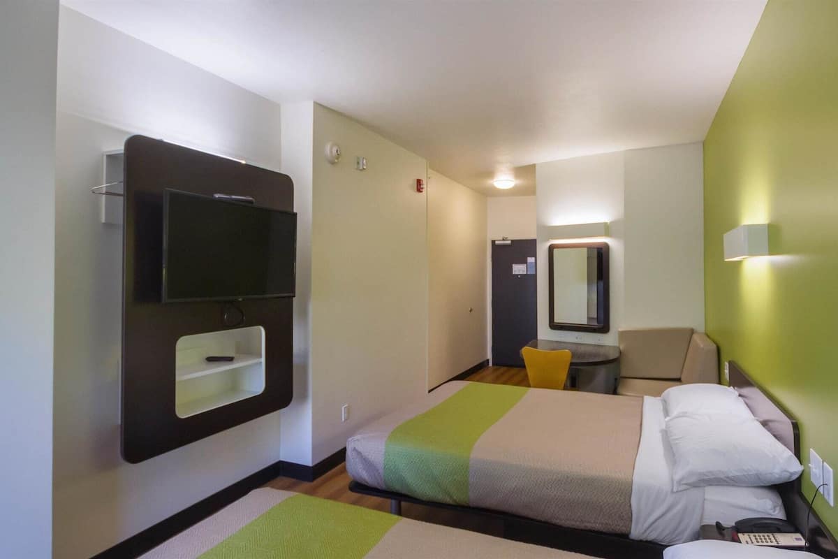 Free WiFi, bed sheets