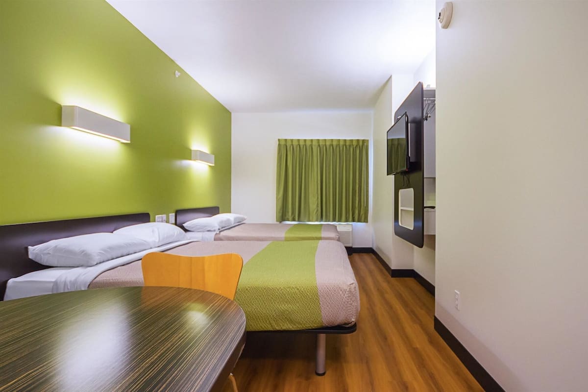 Free WiFi, bed sheets