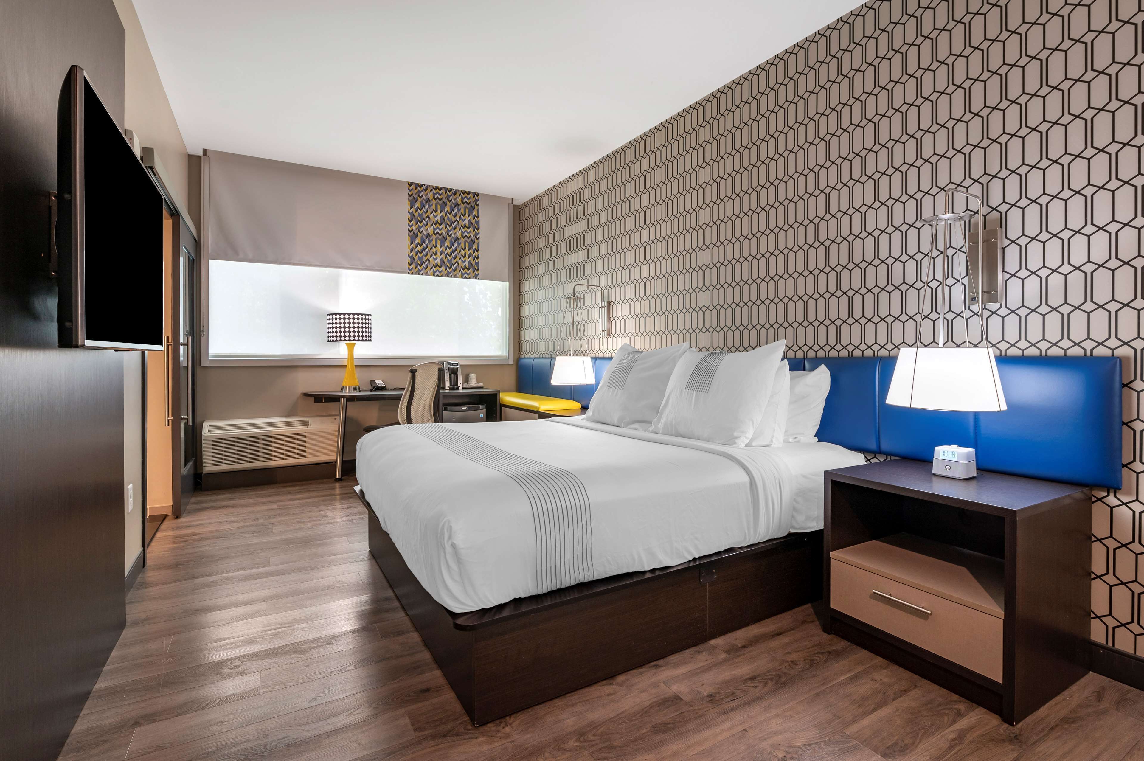 standard room, 1 king bed, non smoking, refrigerator | 1 bedroom, premium bedding, memory-foam beds, laptop workspace