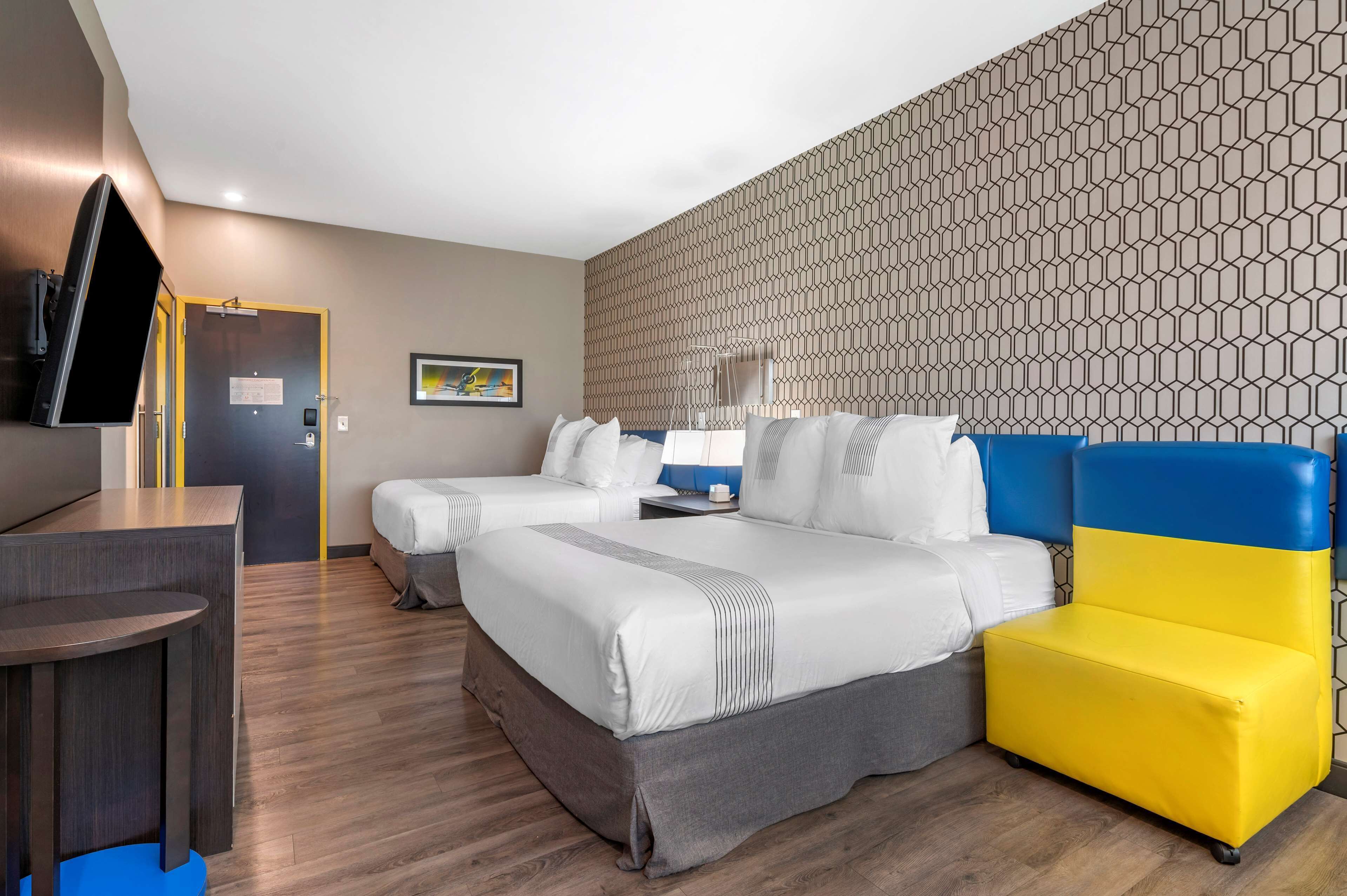 1 bedroom, premium bedding, memory-foam beds, laptop workspace