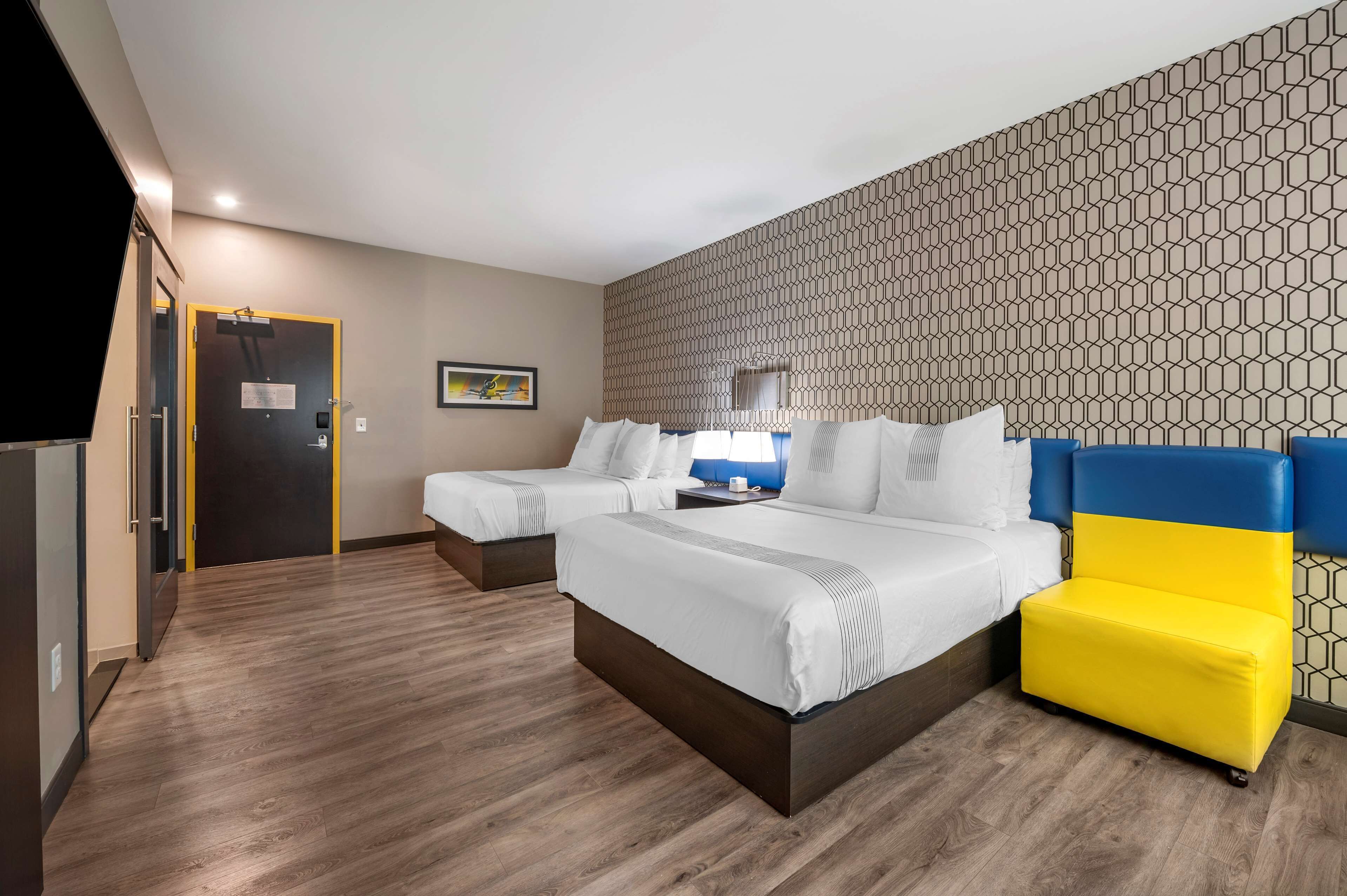 1 bedroom, premium bedding, memory-foam beds, laptop workspace