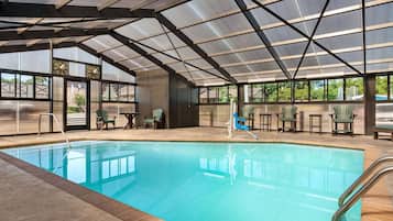Piscine couverte, piscine extérieure (ouverte en saison)