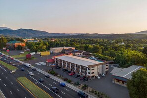 Exterior - Howard Johnson by Wyndham Pigeon Forge (Pigeon Forge)