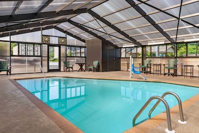 Howard Johnson by Wyndham Pigeon Forge