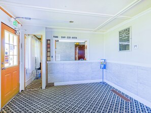 Reception - Country Hearth Inn & Suites By OYO Sturgis (Sturgis)