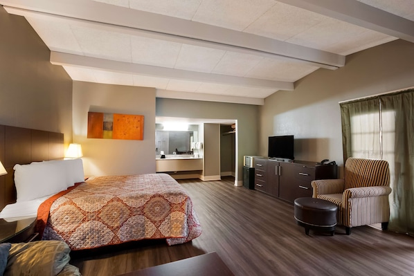 Premium bedding, in-room safe, desk, blackout curtains