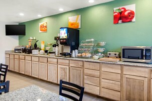 Free daily continental breakfast