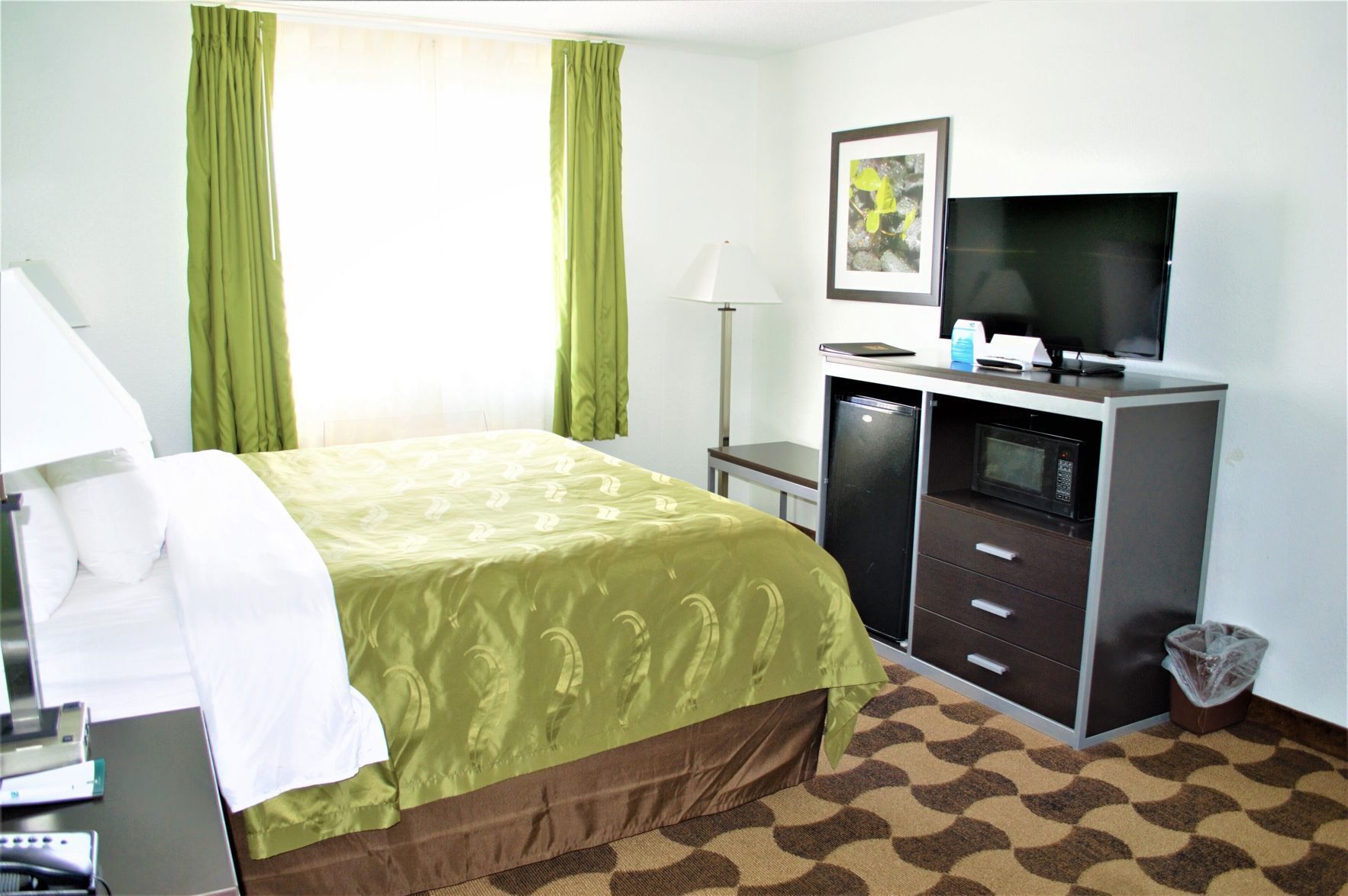 Desk, free WiFi, bed sheets, alarm clocks