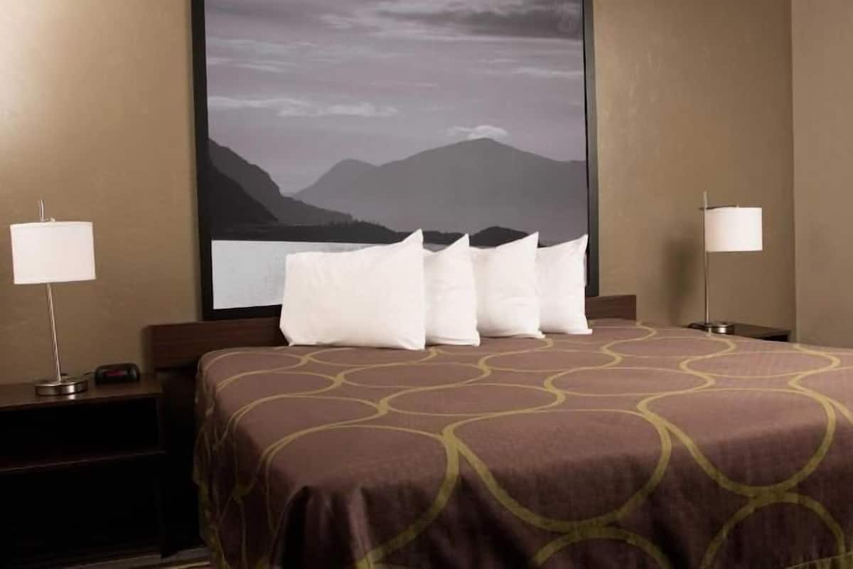 In-room safe, desk, laptop workspace, iron/ironing board