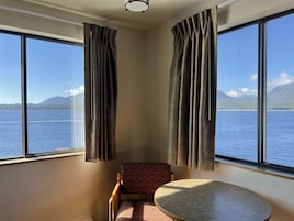 Studio Suite, 1 King Bed, Non Smoking, Ocean View | Living area | TV