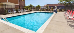 Piscine extérieure (ouverte en saison)