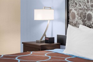 Habitación estándar, 1 cama King size | Caja de seguridad en la habitación y escritorio