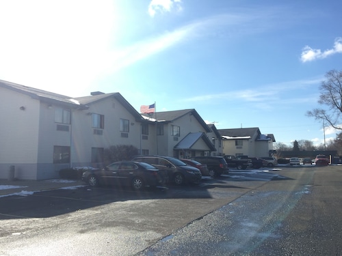 Coldwater Inn and Suites Capital O