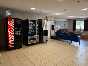 Lobby sitting area - Coldwater Inn & Suites near I 69 (Coldwater)