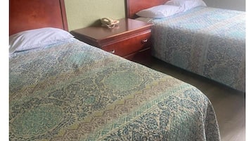 Zimmer, 2 Doppelbetten, Nichtraucher