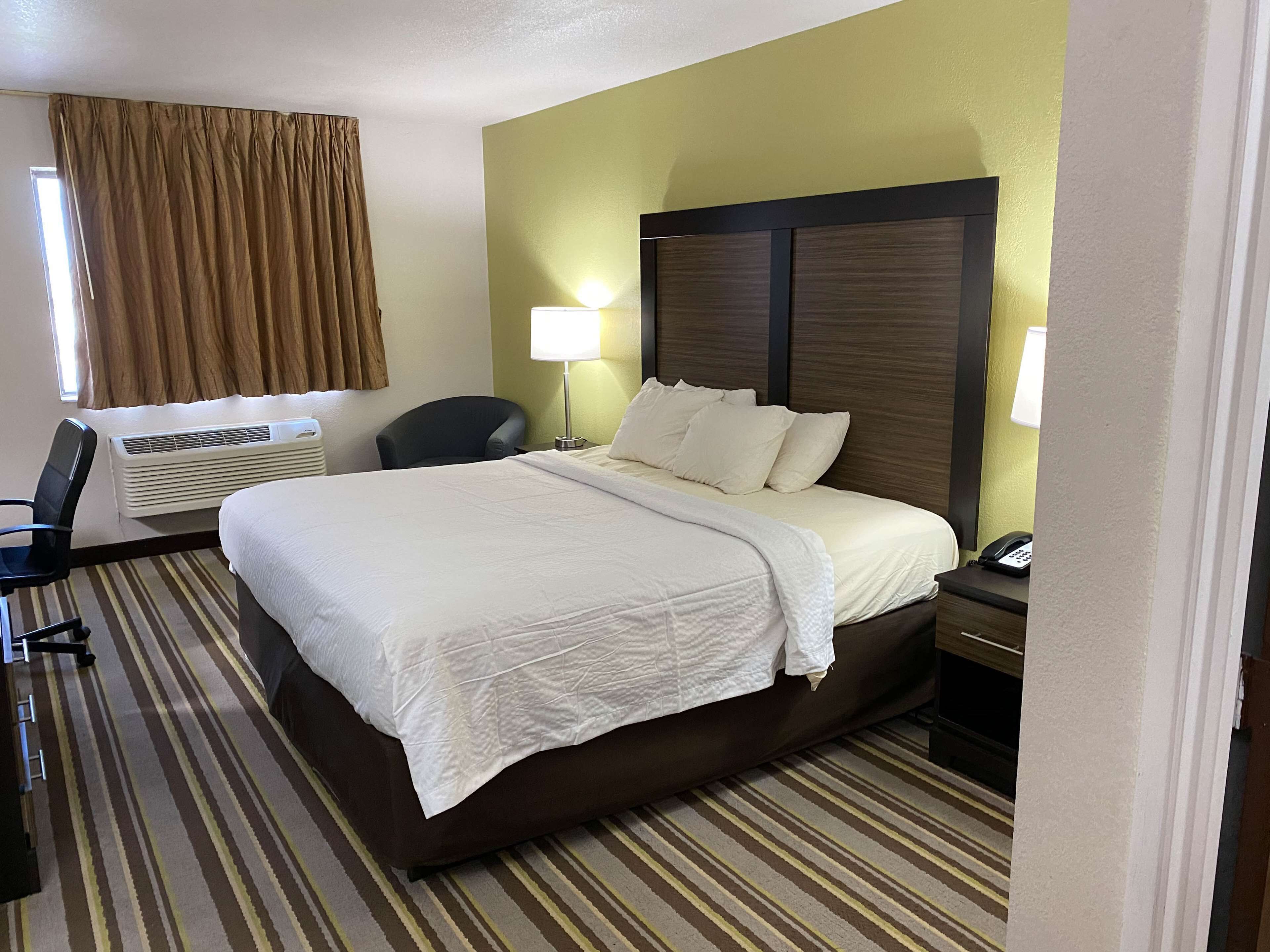 Skrivebord, skrivebord for bærbar PC og strykejern/-brett