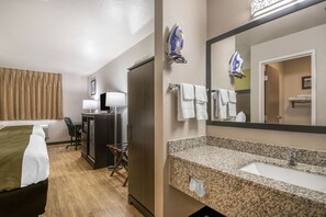 Ensemble douche/baignoire, articles de toilette gratuits, sèche-cheveux