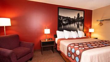 Quarto standard, 1 cama King | Escrivaninha, espaço de trabalho para notebook