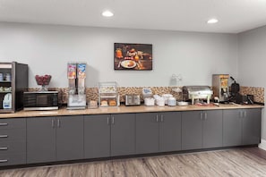 Free daily continental breakfast