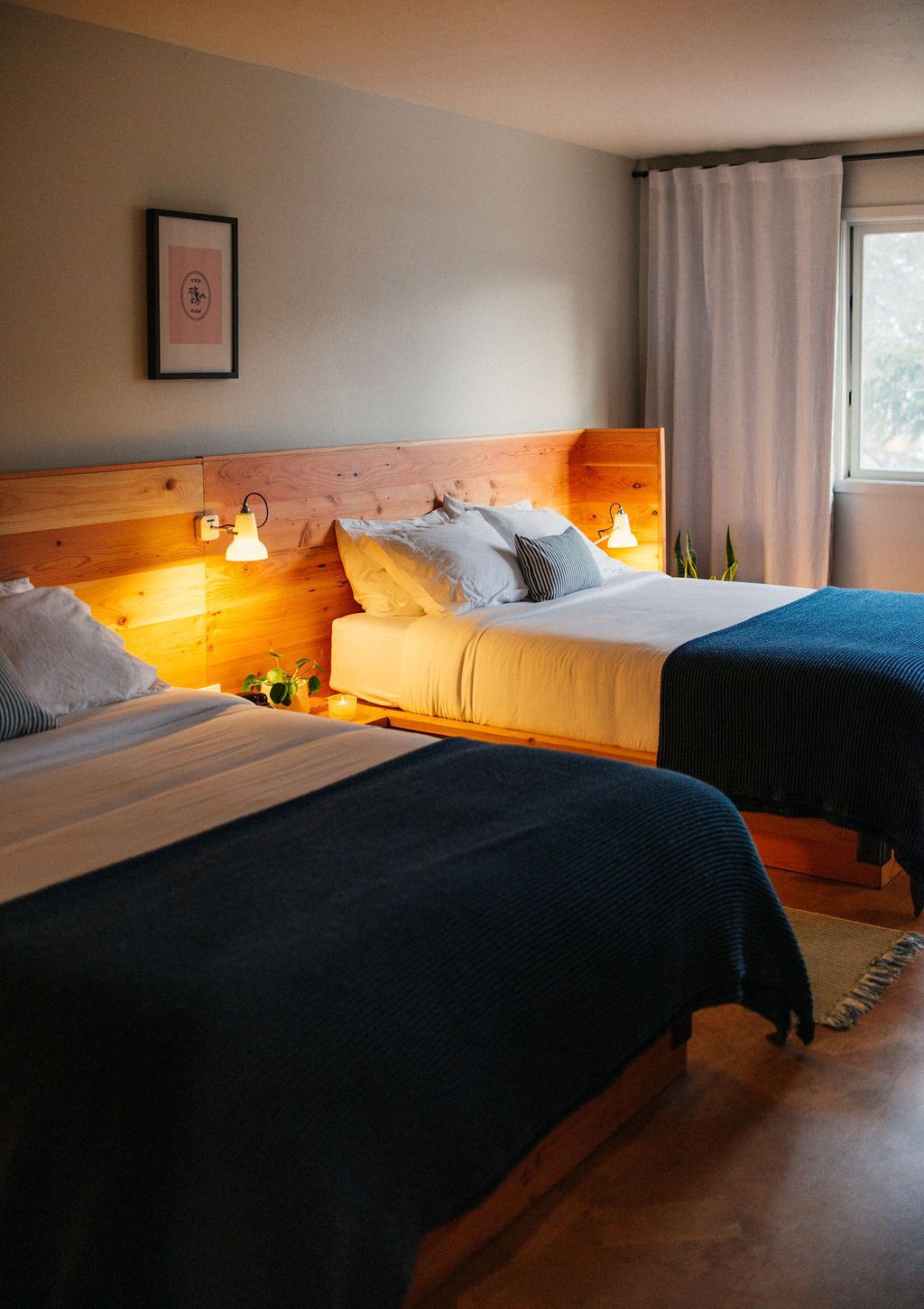 1 bedroom, hypo-allergenic bedding, desk, laptop workspace