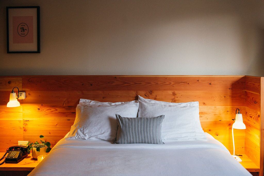 1 bedroom, hypo-allergenic bedding, desk, laptop workspace