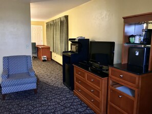 Free cots/infant beds, rollaway beds, free WiFi, bed sheets