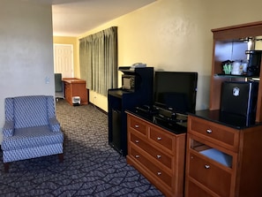 Free cots/infant beds, rollaway beds, free WiFi, bed sheets