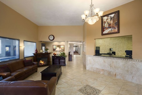 Lobby. Super 8 by Wyndham Kennewick