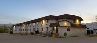 Super 8 by Wyndham Ogden