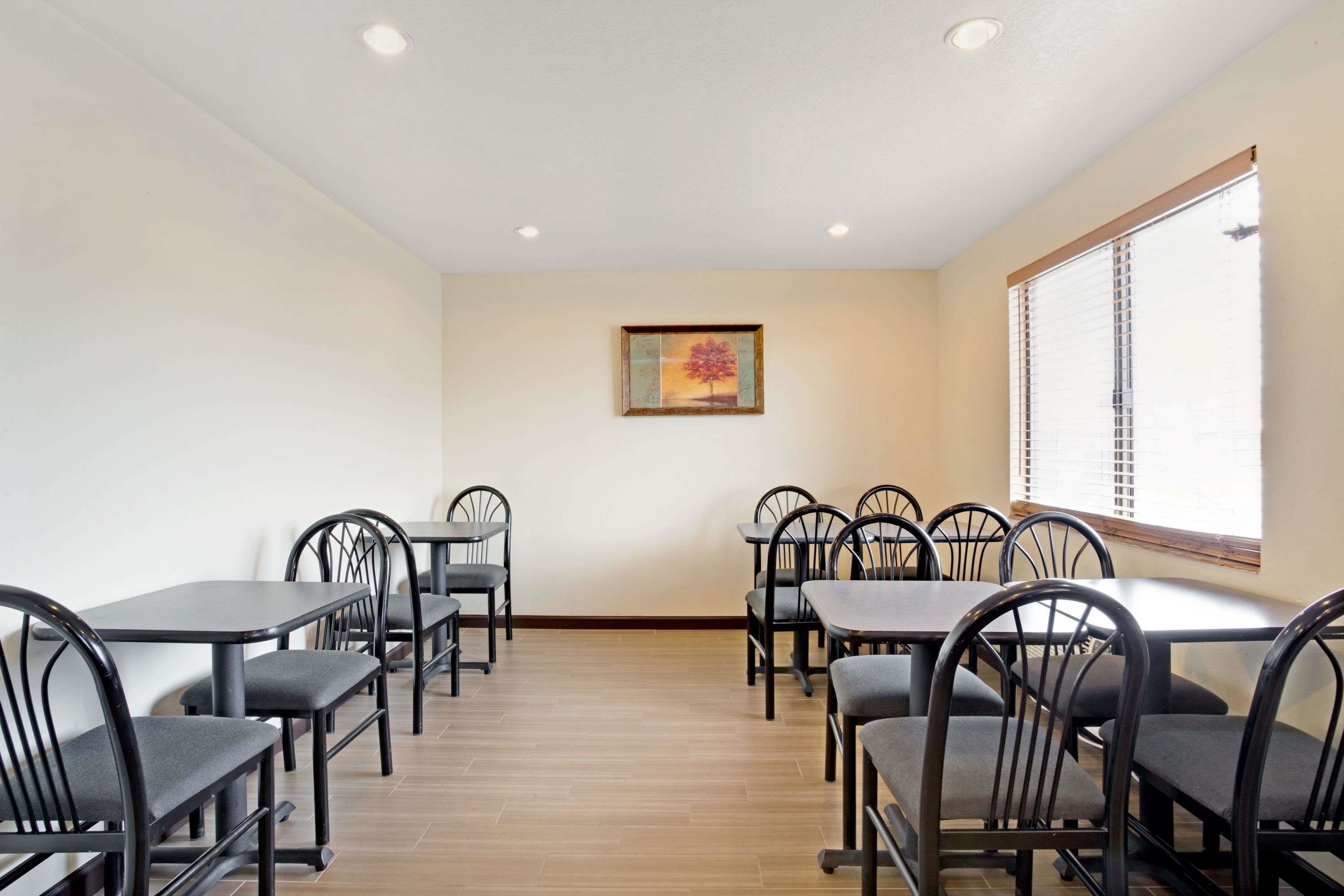 Free daily on-the-go breakfast