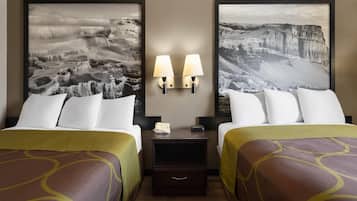 Chambre, 2 lits doubles, accessible aux personnes à mobilité réduite | Bureau, lit de bébé (gratuit), lit d’appoint (supplément)