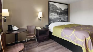 Standard Room, 1 King Bed