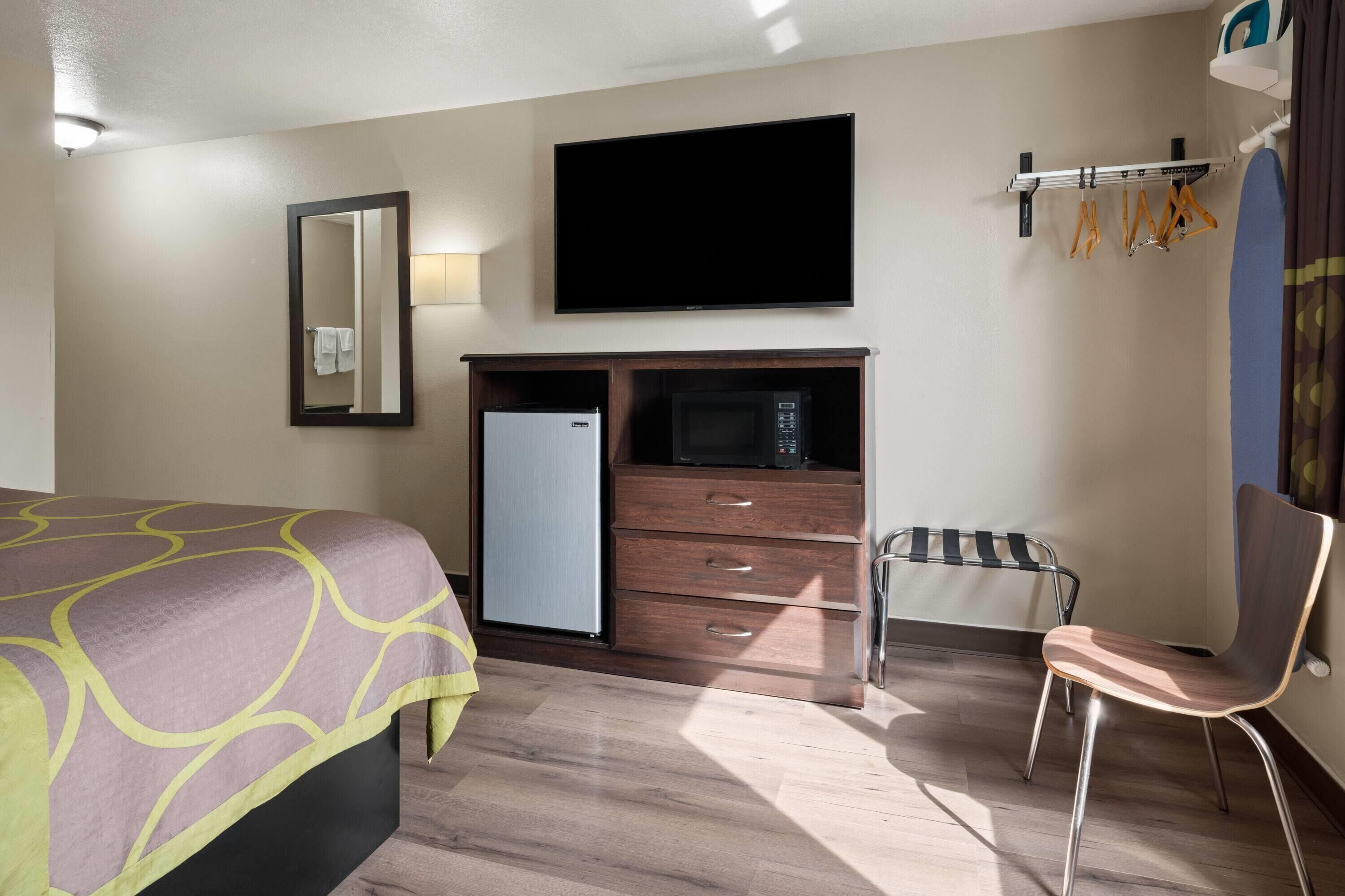 Standard Room, 1 King Bed