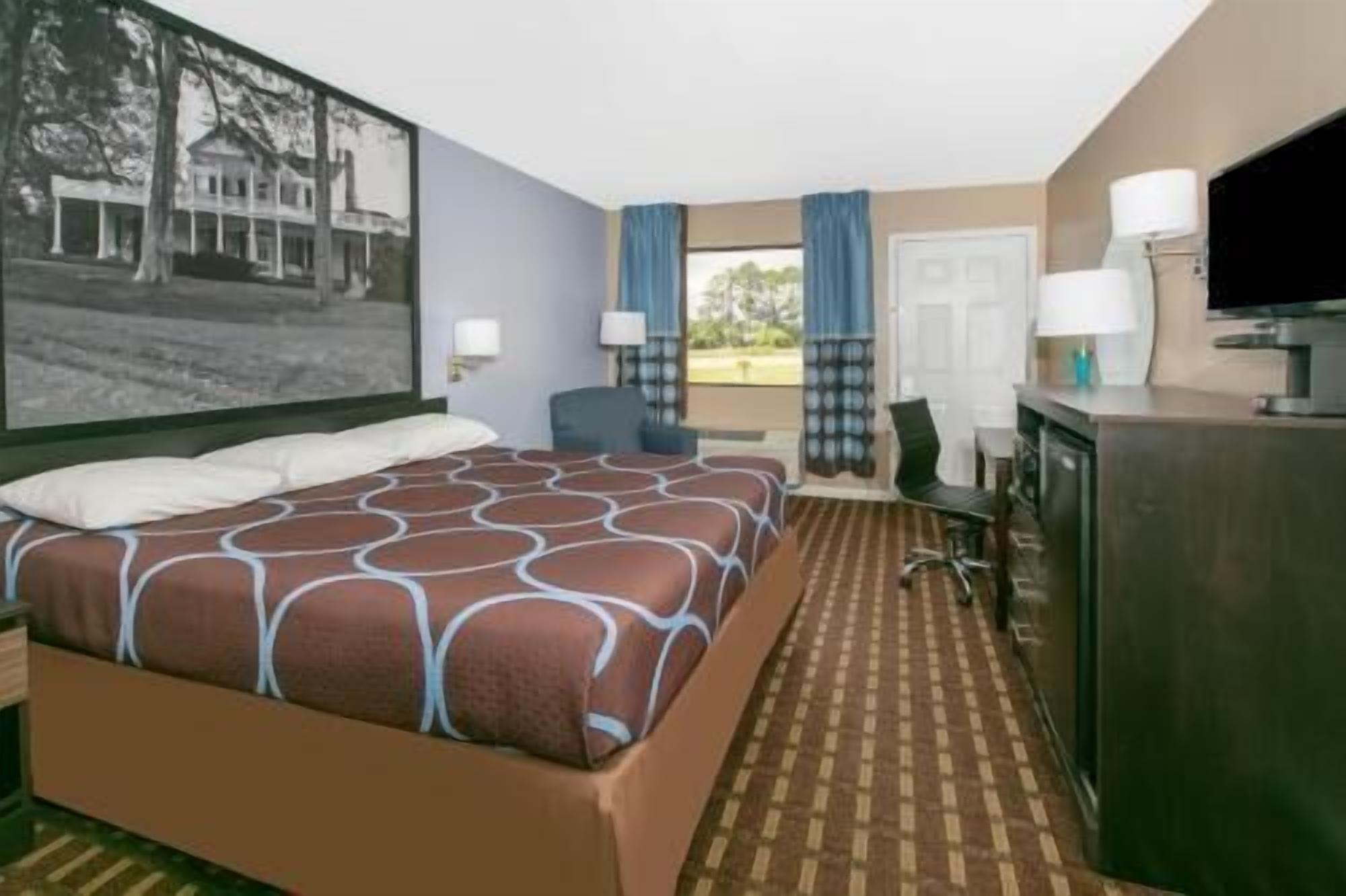 Desk, blackout drapes, free cribs/infant beds, free WiFi