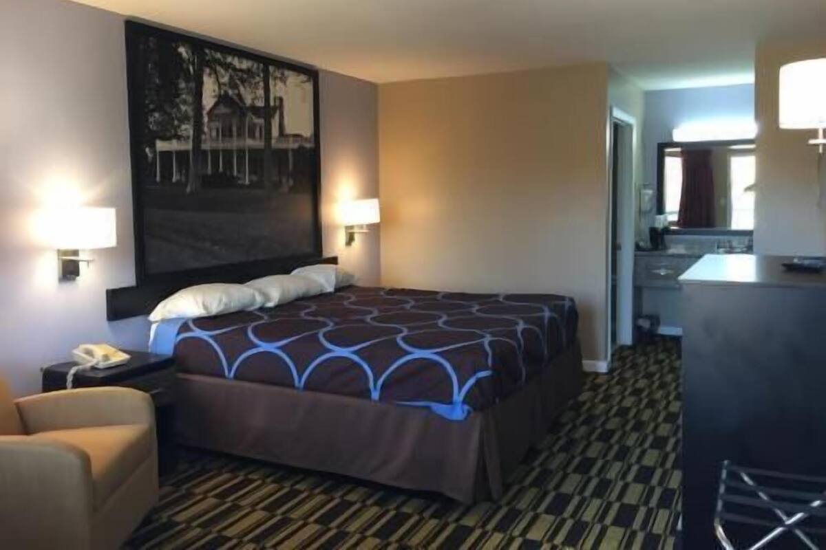 Desk, blackout drapes, free cribs/infant beds, free WiFi