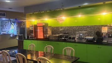 Free daily on-the-go breakfast